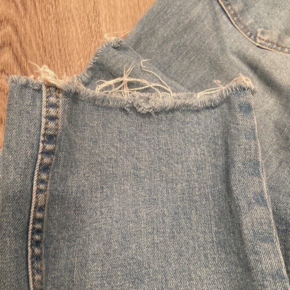 Everlane Light Wash Distressed Jeans - Picture 5 of 5